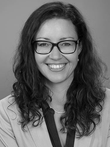 Bewerbungsfoto Bewerbungsfoto im Hochformat, schwarzweiß