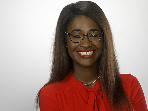 Bewerbungsbild Bewerbungsbild, farbig, querformatisch