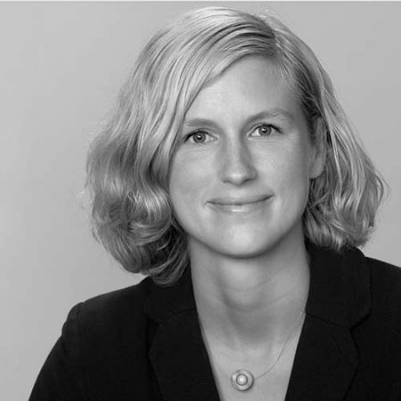 Bewerbungsfoto quadratisch Bewerbungsfoto quadratisch, schwarzweiß